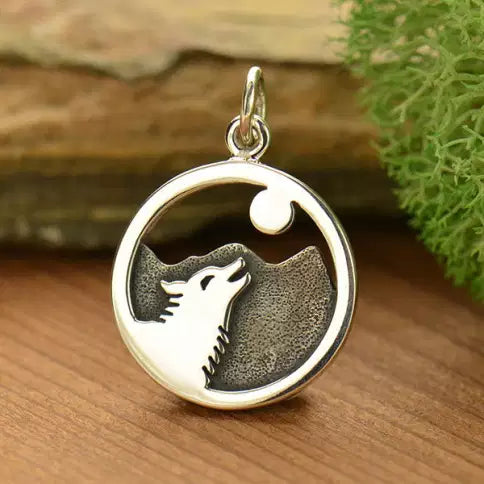 Sterling Silver Wolf Howling At Moon 15mm Charm - 1pc