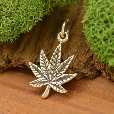 Hoja de cannabis/hoja de arce en plata de ley, 19,5 x 13 mm, 1 unidad