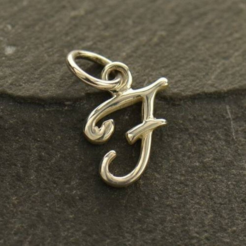 Charm de plata de ley con letra inicial F, 10 x 8 mm, 1 unidad